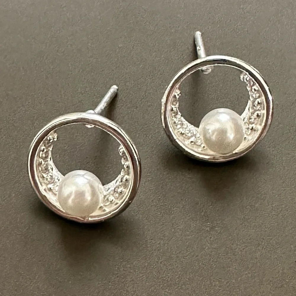 Sterling Silver Pearl Stud Earrings